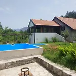 - Vikendica Vukovic