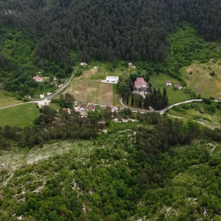 - Vikendica Vukovic Holiday home *