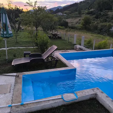 - Vikendica Vukovic Τρέμπινιε