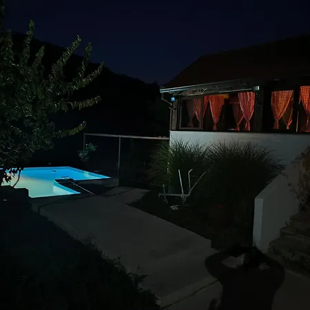 - Vikendica Vukovic *