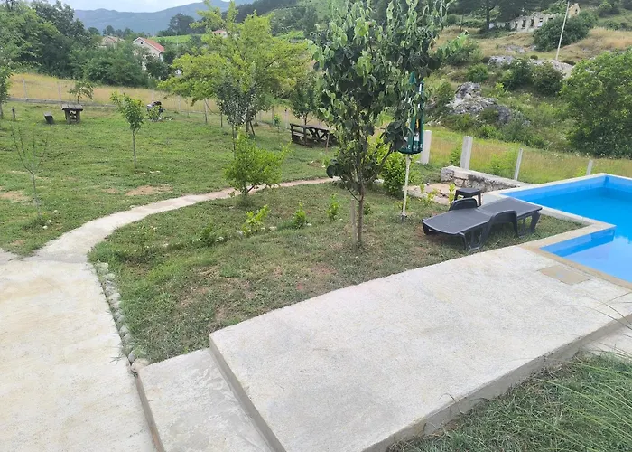 - Vikendica Vukovic * Trebinje